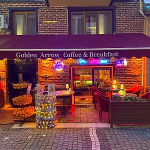 Golden Arrow Old Апарт-отель
