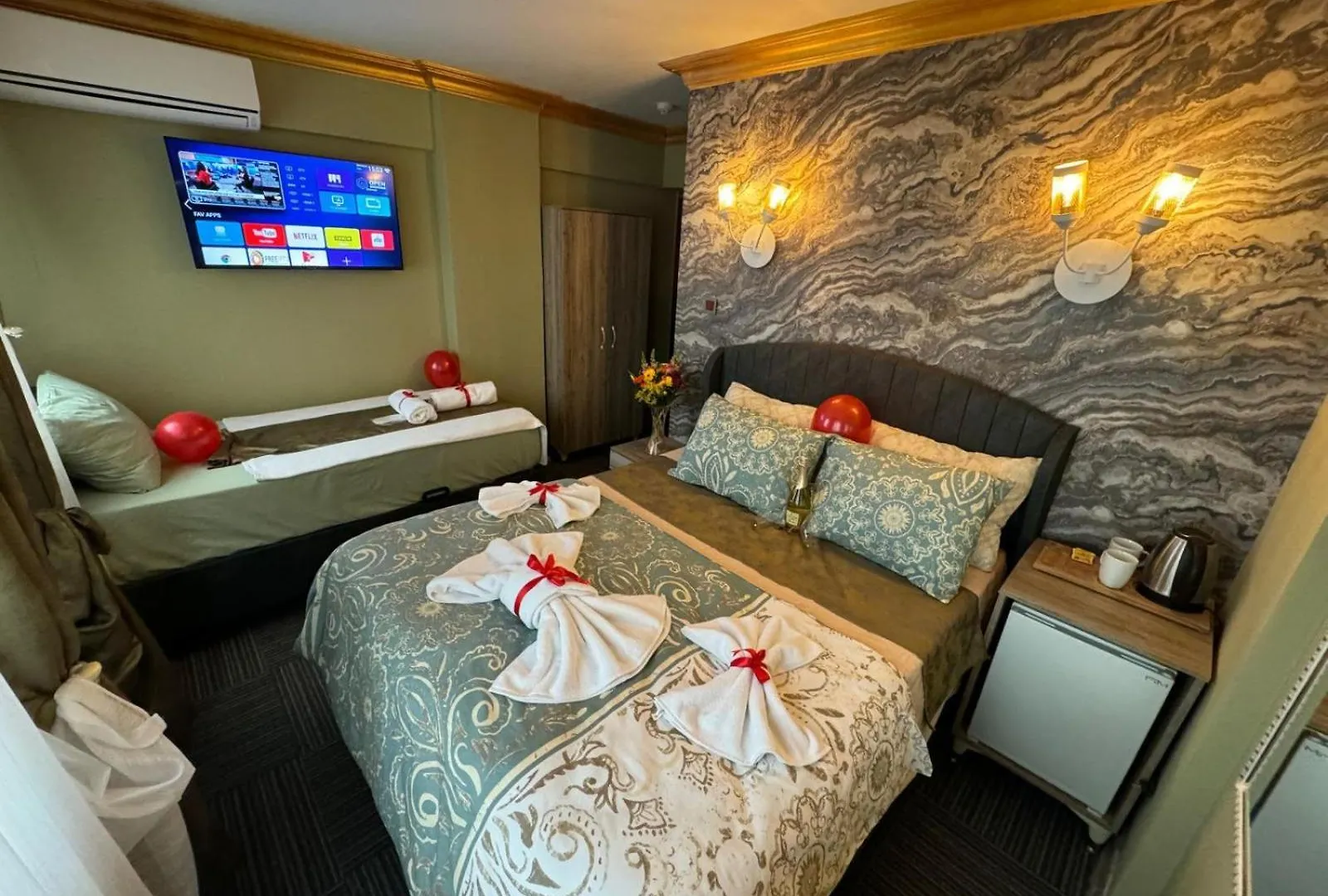 Royal Gur Hotel contacts